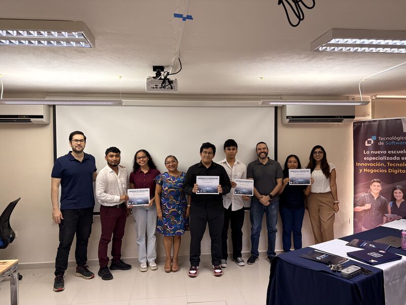 Equipo ganador del primer lugar en Invent for the Planet